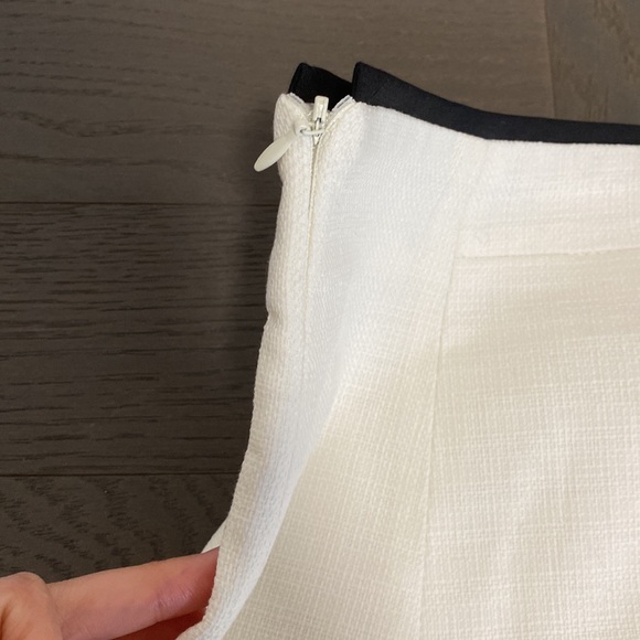 ZARA Boucle Mini Skirt in White, Medium (NWOT) - Picture 3 of 6